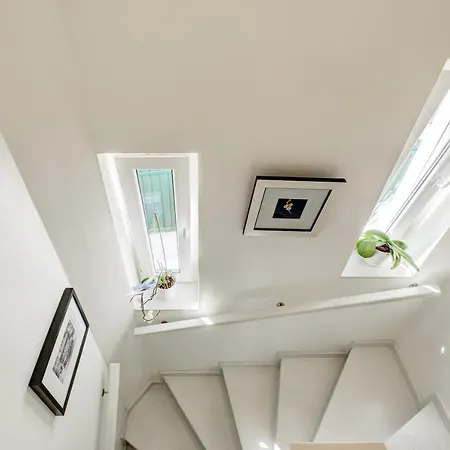Hébergement de vacances Comfortable Town House In Quiet Area By Lovelystay