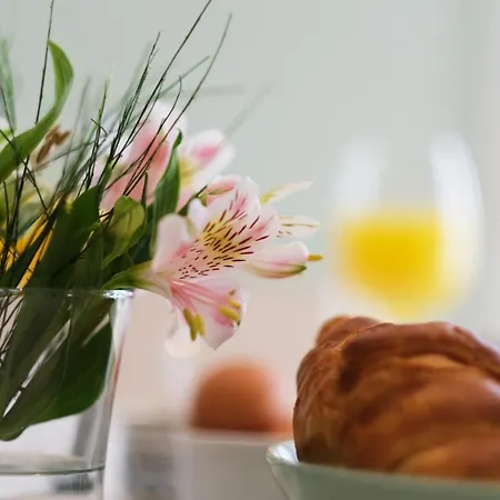 Hébergement de vacances Comfortable Town House In Quiet Area By Lovelystay *