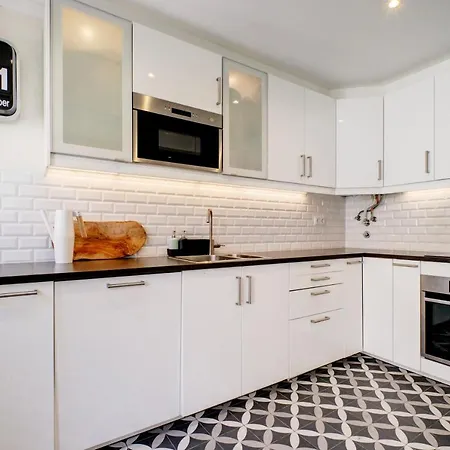 Comfortable Town House In Quiet Area By Lovelystay Hébergement de vacances *