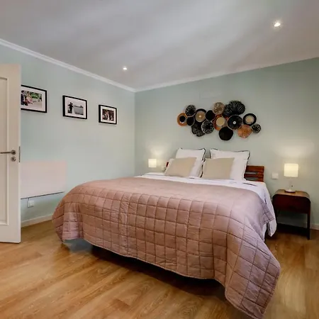 Hébergement de vacances Comfortable Town House In Quiet Area By Lovelystay *