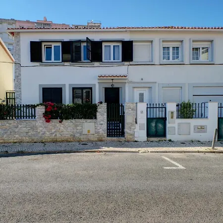 Hébergement de vacances Comfortable Town House In Quiet Area By Lovelystay *