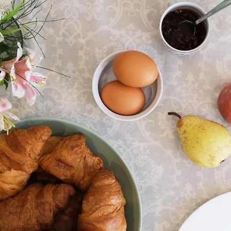 Σπίτι διακοπών Comfortable Town House In Quiet Area By Lovelystay *