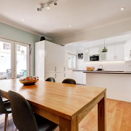 Comfortable Town House In Quiet Area By Lovelystay Lisbon