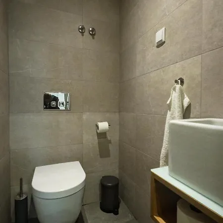 Comfortable Town House In Quiet Area By Lovelystay * Lisbon