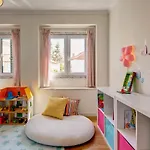 Comfortable Town House In Quiet Area By Lovelystay Casa de Férias Lisboa
