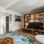 Casa de Férias Comfortable Town House In Quiet Area By Lovelystay Lisboa