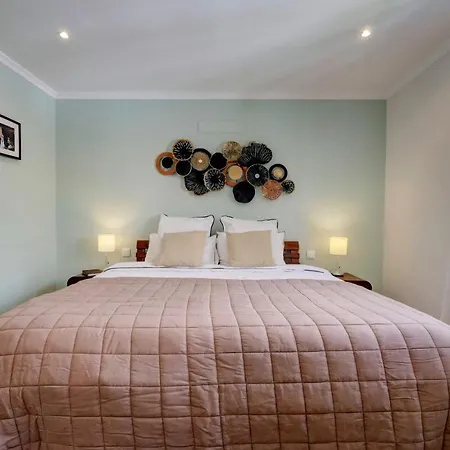 Comfortable Town House In Quiet Area By Lovelystay 리스본
